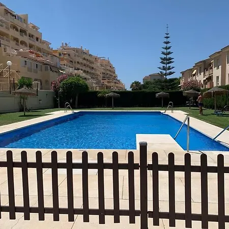 Encantador Piso Con Terraza Y Piscina *
