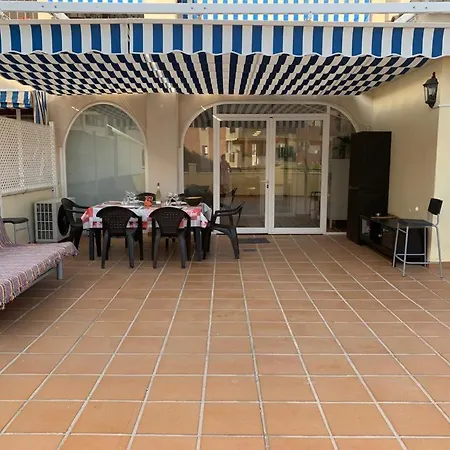 Encantador Piso Con Terraza Y Piscina *