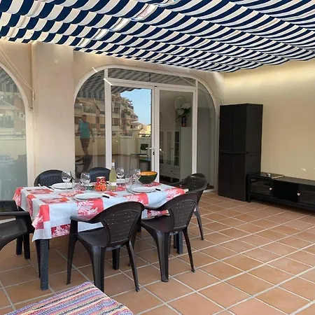 Encantador Piso Con Terraza Y Piscina Benalmadena