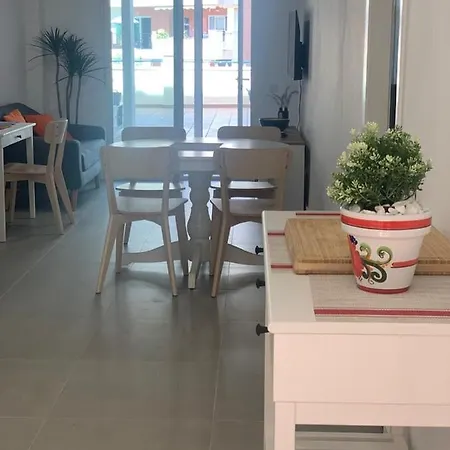 Encantador Piso Con Terraza Y Piscina Apartment